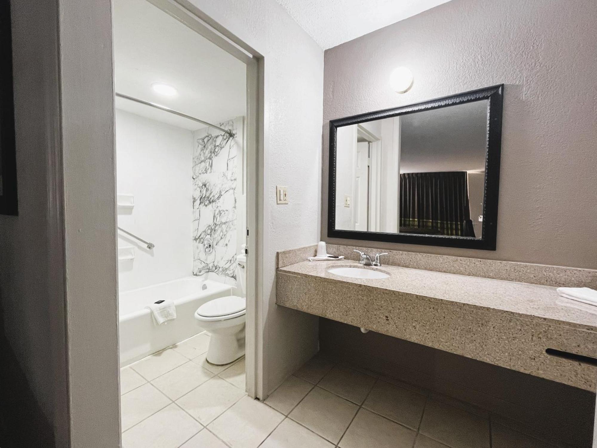 Budgetel Inn Phenix City Exterior foto